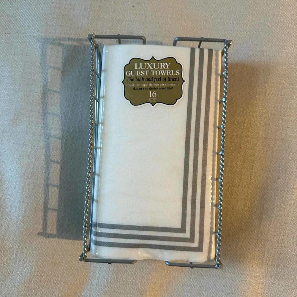 Silver guest towel holder w/ 16 guest towels
